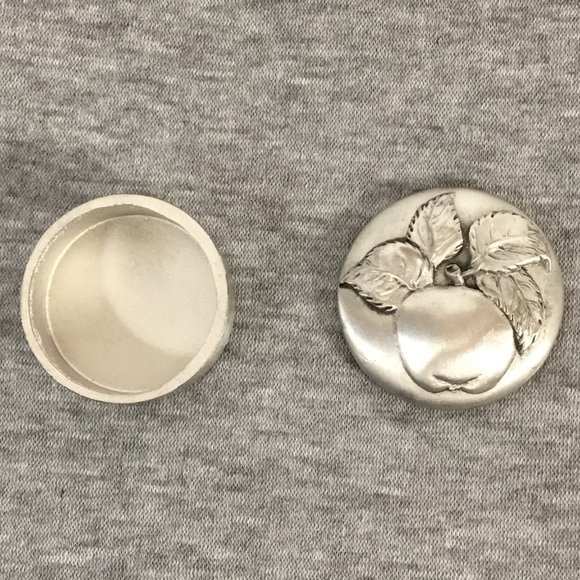 Tiny Pewter Box - Picture 2 of 4